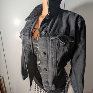 Forever 21 Women's Black Sherpa-Trim Denim Jacket Size S